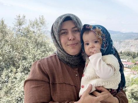Antalya'da Anne-Kızın Doğal Anları Sosyal Medyada Viral Oldu
