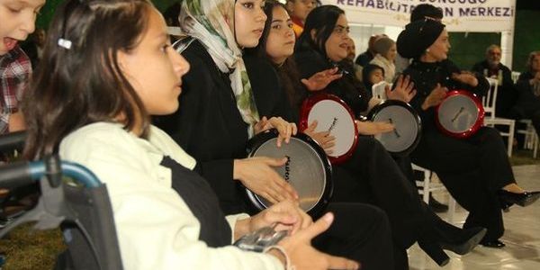 Kırıkhan'da Engelli Bireylerden 'Engelsiz Ritimler' Konseri