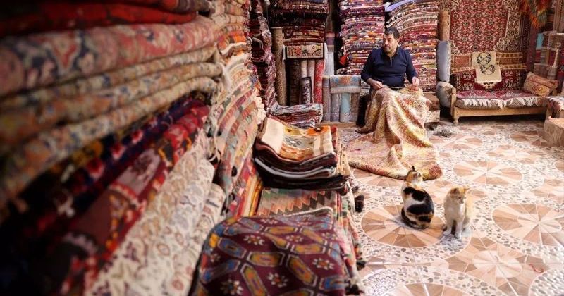 Süleyman Usta, Eski Halı ve Kilimleri Onararak Kültürü ve Geri Dönüşümü Yaşatıyor