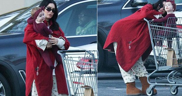 Megan Fox, Eski Sevgilisi Machine Gun Kelly'nin Baskılarına Karşı Sert Tutumunu Sürdürüyor