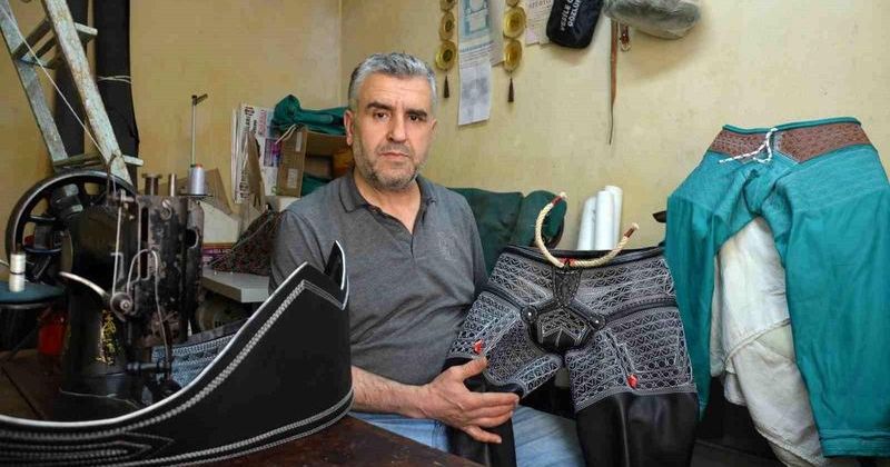 Manisa'daki Kispet Ustası Murat Kozak, Geleneksel Sanatını Geleceğe Taşımaya Çalışıyor
