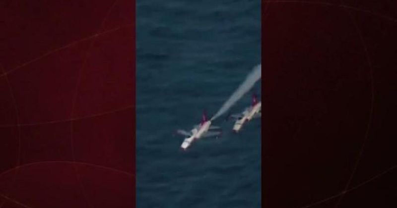 Türk Yıldızları Gökyüzünde Muhteşem Akrobasi Gösterisiyle Büyüledi