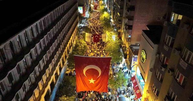 Mesir Fener Alayı Manisa'da Binlerce Kişiyi Bir Araya Getirdi