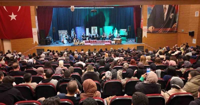 Siirt'te Yeni Atanan Öğretmenler İçin Geleneksel Sıra Gecesi Düzenlendi