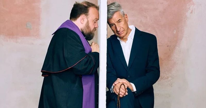 Maurizio Cattelan Paskalya'da Günah İtiraf Hattını Başlattı