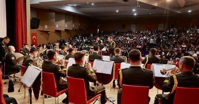 Bingöl'de 2. Ordu Bölge Bando Komutanlığı Konseri Yoğun İlgi Gördü