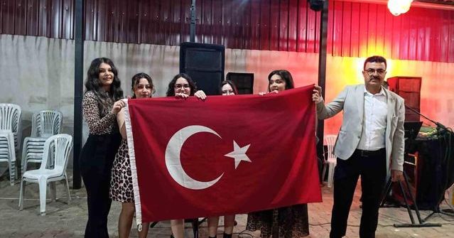 Kemerdamları'nda Anneler Günü Leopar Gecesi Coşkuyla Kutlandı