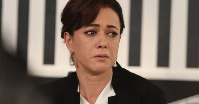Bennu Yıldırımlar, Babası Vedat Yıldırımlar'ın Vefatını Duyurdu