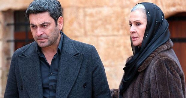 Gonca Cilasun Ozan Akbaba ile Setteki Samimiyetini Paylaştı