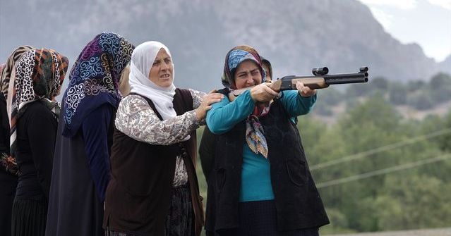 Morteza Atabaki'nin '32 Metre' Belgeseli Türkiye'de İlk Kez Gösterildi
