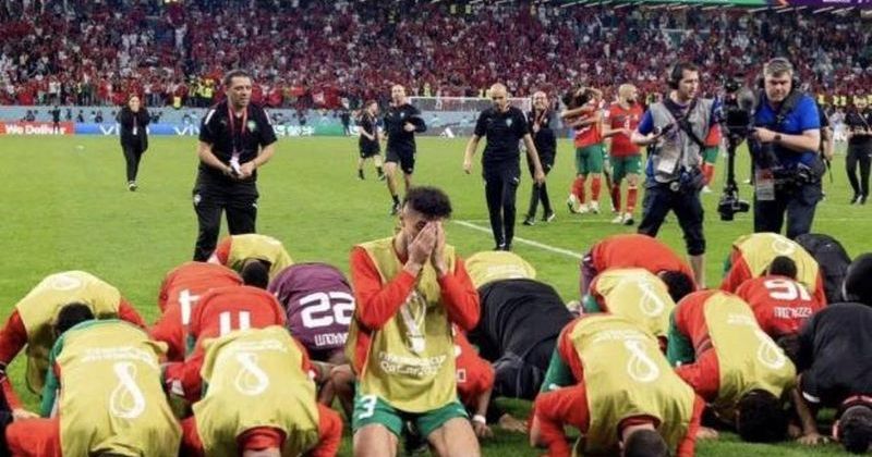Manchester Unitedlı Müslüman Yıldız Noussair Mazraoui İmam Olma Hayalini Paylaştı