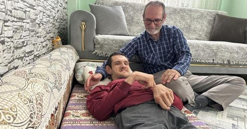 Ramazan Sert, Engelli Oğlu Muhammed İçin Hazırladığı Aparatla Sosyal Medyada Takdir Topladı