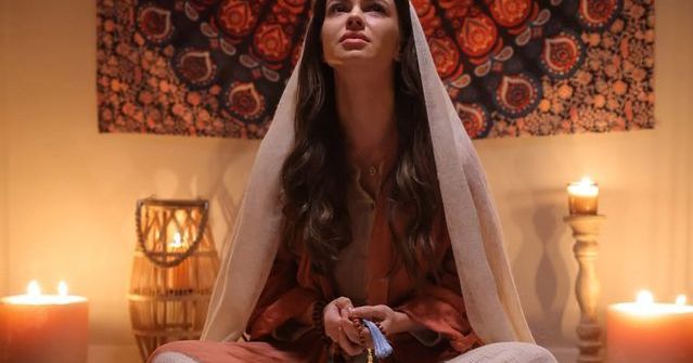 Su Burcu Yazgı Coşkun’un Kayalıklarda Verdiği Pozlar Sosyal Medyayı Salladı