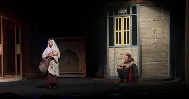 Erzurum Devlet Tiyatrosu Bursa'da 'Yalancının Mumu' Oyununu Sergiledi