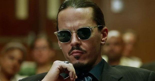 Johnny Depp, Kalıcı Bir İlişki İçin Gitarıyla Güçlü Bağ Kuruyor