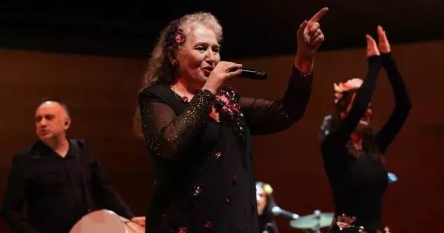 Suzan Kardeş, CSO Ada Ankara'da Bahara Davet Konserinde Sahneye Çıktı