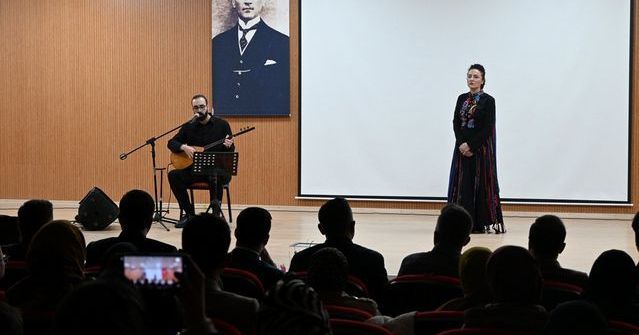 Sivas Suşehri'de 'Nefes' Tiyatrosu İzleyiciyle Buluştu