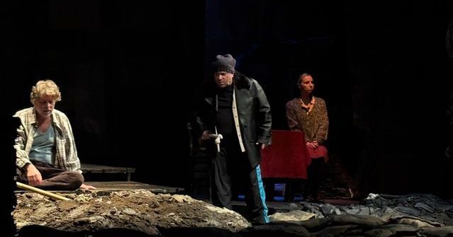 Bursa 13. Uluslararası Balkan Ülkeleri Tiyatro Festivali'nde 'İlerleme' Sahnelendi