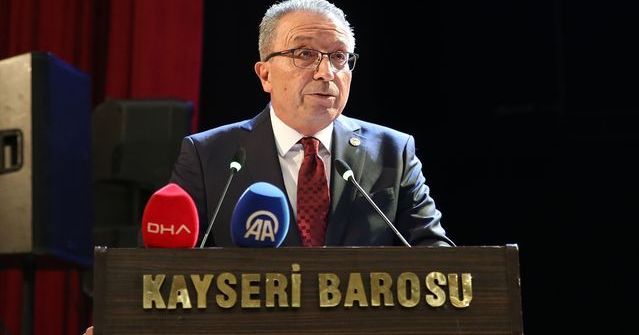 Kayseri'de Avukatlar 5 Nisan Avukatlar Günü'nde Koro Konseri Düzenledi
