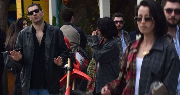Uraz Kaygılaroğlu Kadıköy'de Kız Arkadaşıyla Görüntülendi: 'Özel Hayatımı Konuşmak İstemiyorum'