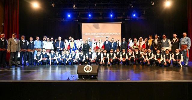 Erzurum'da Anadolu'nun Renkleri Halk Oyunlarıyla Canlandırıldı