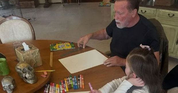 Arnold Schwarzenegger’in Torunlarıyla Paylaştığı Sıcak Anlar ve Disiplin Anıları