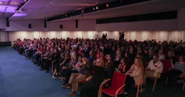 İzmir'de Otizm Farkındalığı İçin Müzik Konseri Düzenlendi