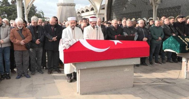 Tiyatrocu Feyha Çelenk, Uğurlama Töreniyle Son Yolculuğuna Verildi