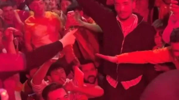 Galatasaray Şampiyonluk Kutlamasında Evlilik Teklifi Heyecanı