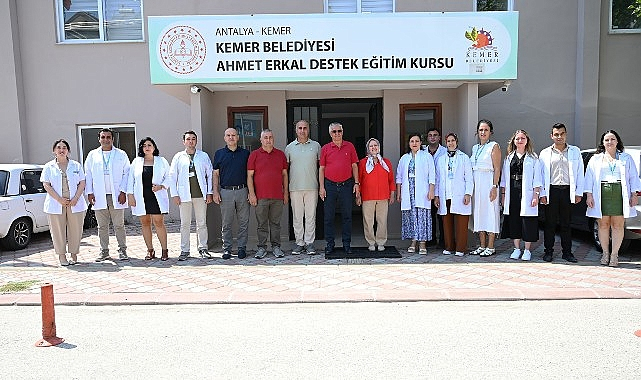 Kemer'de eğitim ve sanat çalışmaları