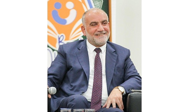 Başkan İbrahim Sandıkçı: ″Öğrencilerimizin tamamına burs desteği sağlıyoruz″