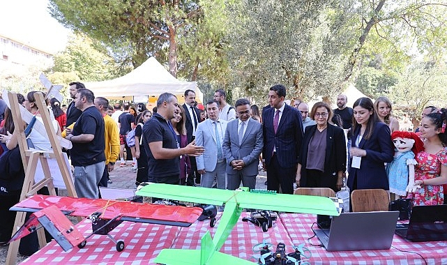 DEÜ'de “İkiz Dönüşümün İzinde Teknoloji ve Bilim Şenliği