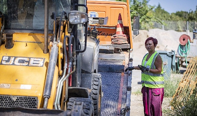 Büyükşehir'in kadın çekici operatörü tabuları yıktı