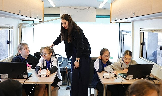 Deniztemizturmepa Mavi Nefes Eğitim Otobüsü Ayvalık'ta