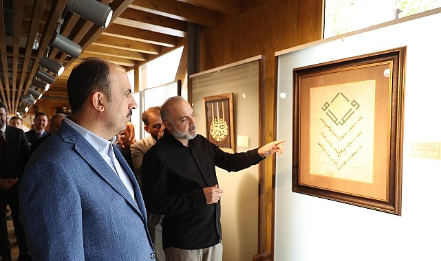Başkan Altay Meydan Evleri'nde Sergileri ve Esnafları Ziyaret Etti