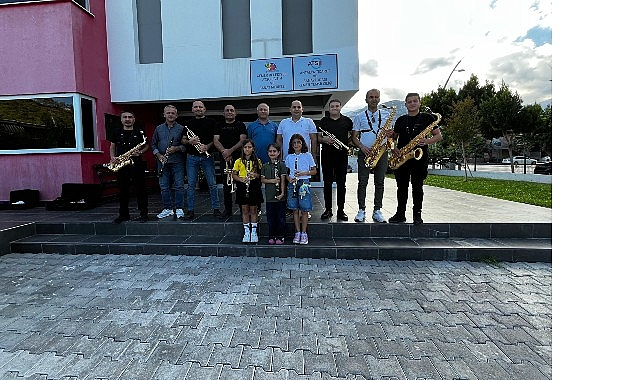 Kemer Belediyesi'nden Burdur Belediyesi bando ekibine destek