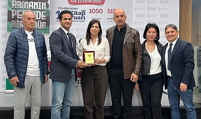 Körfez'in eski oyuncusu Orhan Ak, Kitap Fuarı'nda açıkladı;  “Kocaelispor sayesinde var oldum