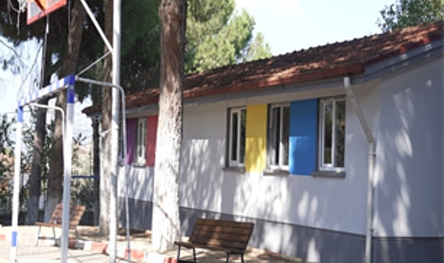 İzmir'de Okullarda Veli ve Büyükşehir Belediyesi İş Birliği Güçleniyor
