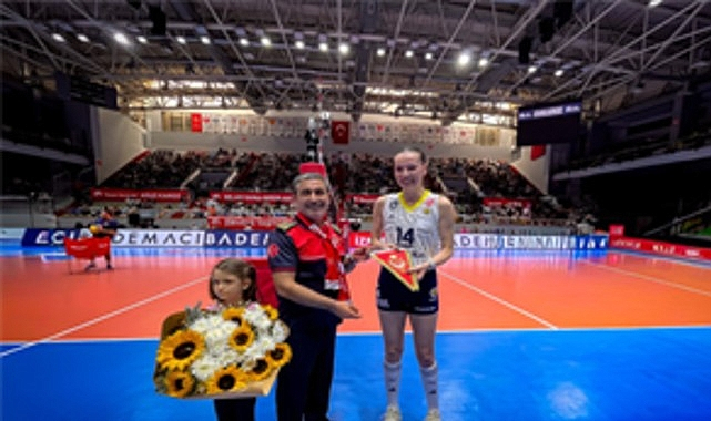 Voleybol Yıldızlarından İzmir İtfaiyesi'ne Anlamlı Teşekkür
