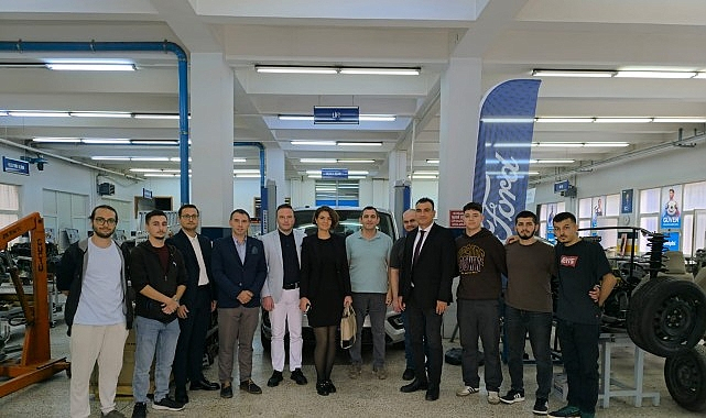 Ford Otosan'dan Ege Meslek Yüksekokulu'na Araç Desteği