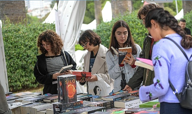 Kültürpark'ta İzmir Kitap Fuarı rüzgarı