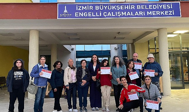 Singapurlu Art Terapist'ten engelliler ve ailelerine sanatla terapi
