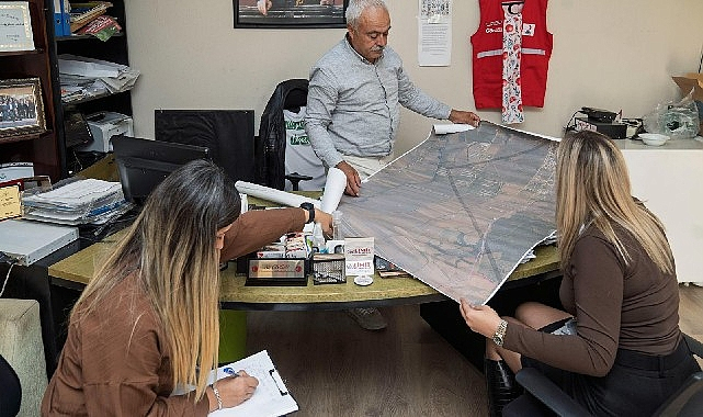 Muhtarlarla el ele İzmir'e kesintisiz hizmet