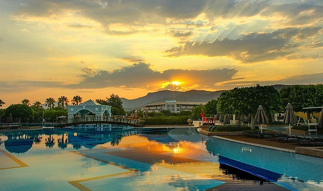 Kasım Ayında Aile Tatili Hilton Dalaman'da Keyifli Hale Geliyor