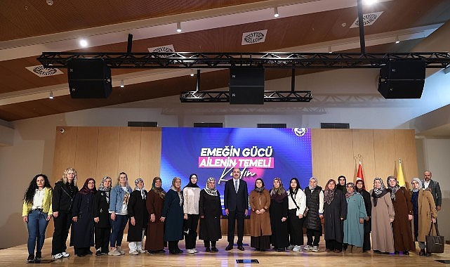Başkan Altay, “Aile Yılı” Kapsamında İlçelerden Gelen Kadınlarla Konya’da Buluştu