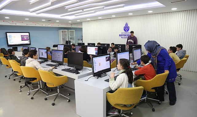 İBB Teknoloji Atölyeleri 2025-2026 Eğitim Dönemine Başladı