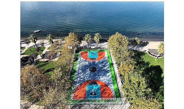 Kocaeli Büyükşehir Belediyesi Spor Sahalarını Yeniliyor