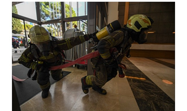 İzmir İtfaiyesi Swissotel Büyük Efes'te Gerçekçi Yangın ve Tahliye Tatbikatı Yaptı