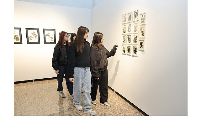 Elif Çelebi’nin 'Varlığın Arayüzü' Sergisi Sefaköy Galeri Küp'te Ziyarete Açıldı