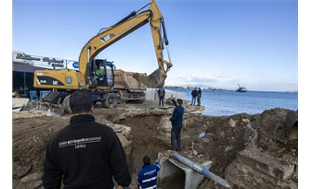 Foça'da Dere Yatağına Yapılan Kanal Taşkını Engelledi